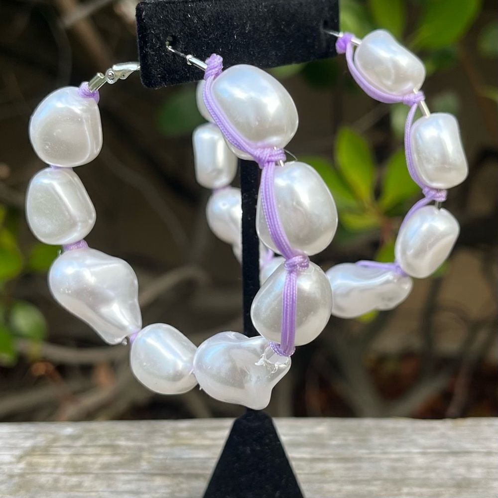 NWT New Urban Outfitters (UO) Purple Lilac Yarn & Faux Pearl Ball Hoop Earrings